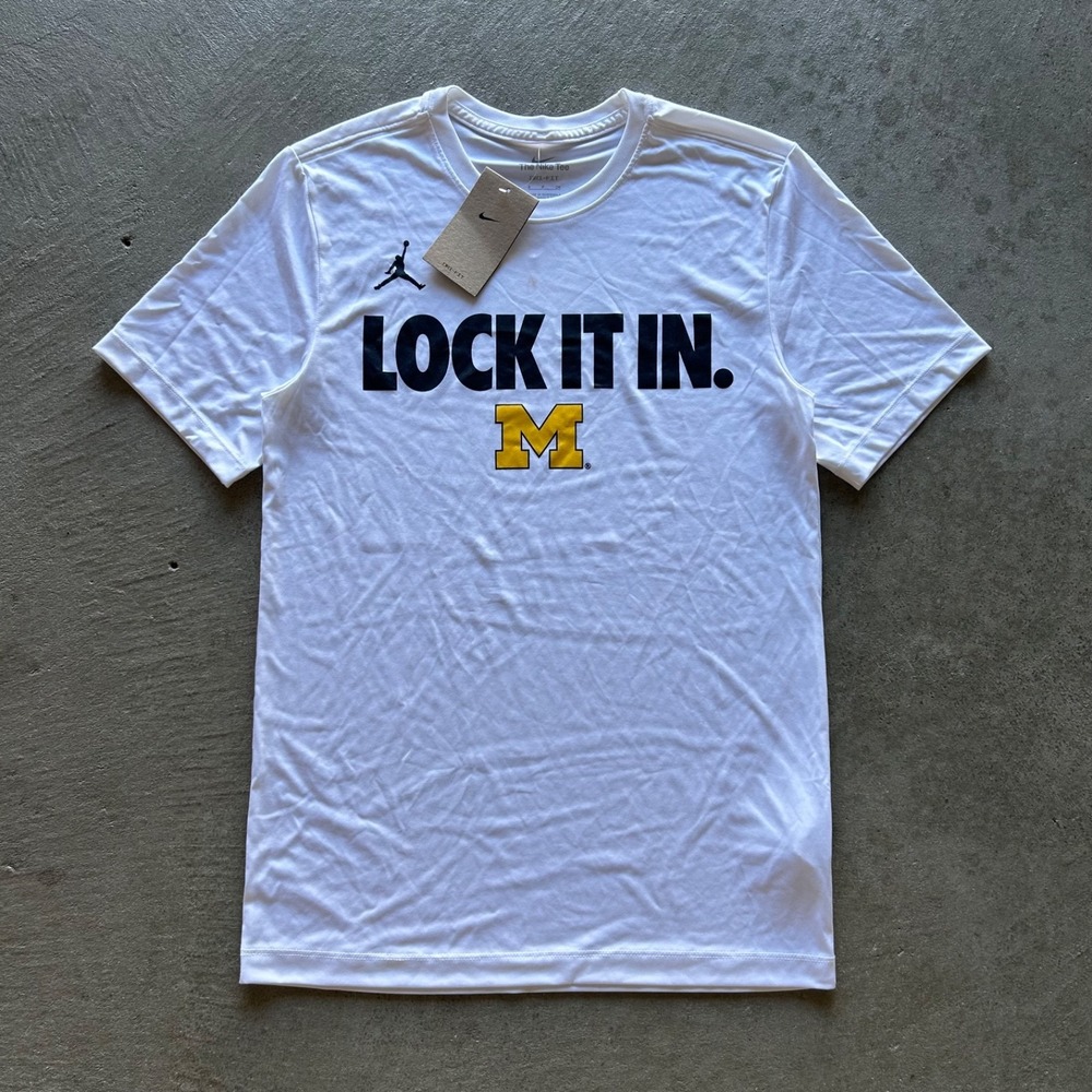 NWT Nike Jordan Michigan Wolverines Shirt Mens Small Lock It In White Legend SS